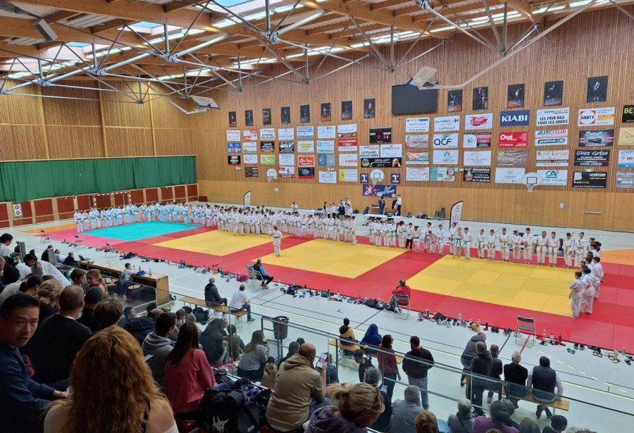 6 MÉDAILLÉS RIORGEOIS AU CIRCUIT AURA MINIMES DU CANTAL (SAINT FLOUR)