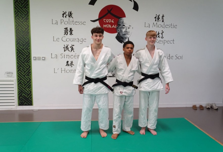 TROIS NOUVELLES CEINTURES NOIRES AU DOJO RIORGEOIS
