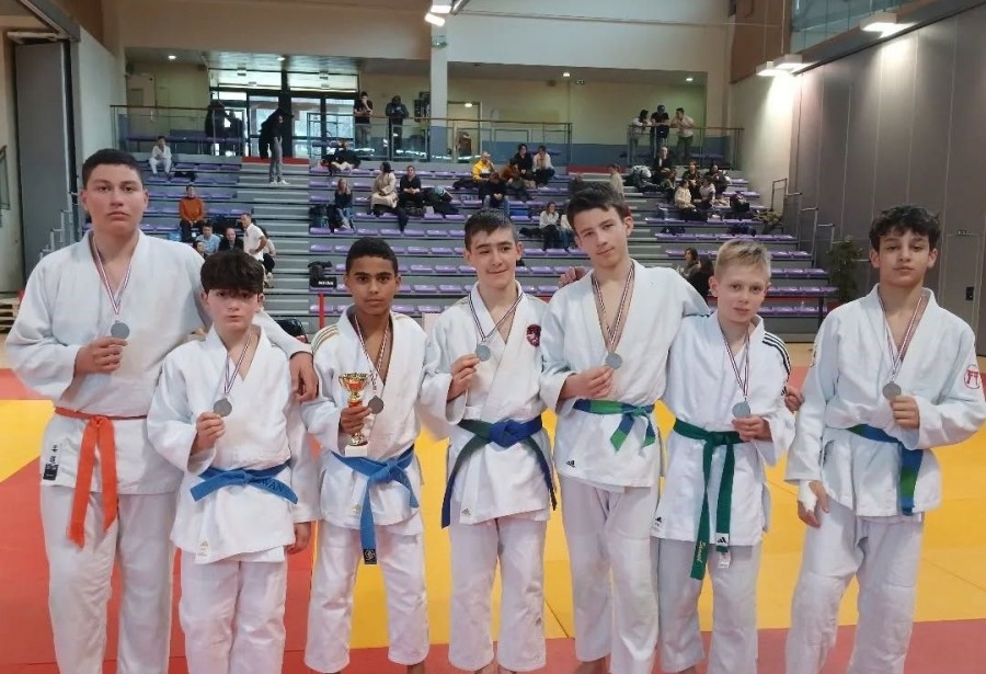 LES MINIMES VICE-CHAMPIONS INTERDEPARTEMENTAUX PAR EQUIPE DE CLUB